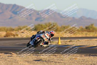 media/Nov-17-2024-CVMA (Sun) [[1fec520723]]/Race 18-Supersport Middleweight/